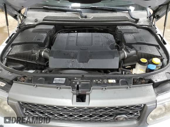 2011 Land Rover Range Rover Sport HSE Lux with VIN SALSK2D40BA295456, listed as a Copart auction lot 85377495 with 107,078 mi miles and Clean title. Bid and sale history available at DreamBid. Image 12.