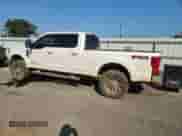 2017 Ford F-250 Lariat z VIN 1FT7W2BT6HEC51085, wystawiony jako Copart lot #80742165 z przebiegiem 330 833 mil mil oraz Szkoda całkowita • Salvage title. Historia ofert i sprzedaży dostępna na DreamBid. Obrazek 2.