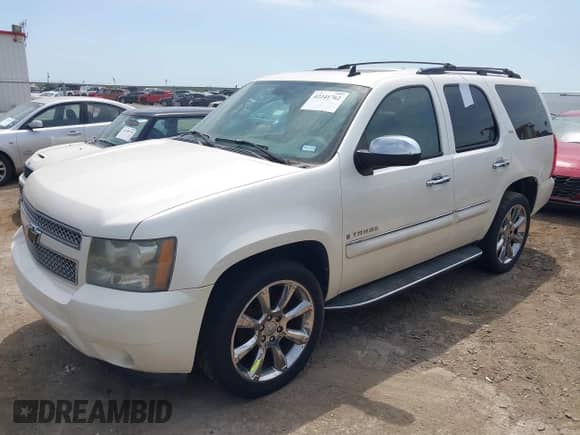 2008 Chevrolet Tahoe 1LT z VIN 1GNFC13J98R177933, wystawiony jako IAAI lot #43297612 z przebiegiem 135 187 mil mil oraz . Historia ofert i sprzedaży dostępna na DreamBid. Obrazek 2.
