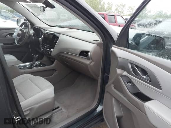 2019 Chevrolet Traverse LT Cloth z VIN 1GNEVGKW1KJ236386, wystawiony jako IAAI lot #42307729 z przebiegiem 127 675 mil mil oraz . Historia ofert i sprzedaży dostępna na DreamBid. Obrazek 5.