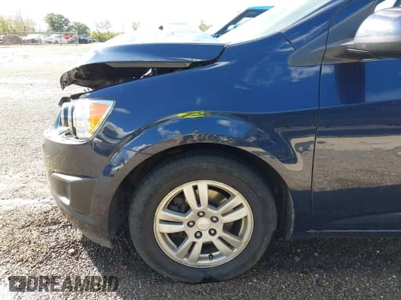 2015 Chevrolet Sonic LT с VIN 1G1JC5SH9F4210506, выставлен на аукционе IAAI как лот 43392251 с пробегом 94 216 миль миль и . История ставок и продаж доступна на DreamBid. Изображение 18.