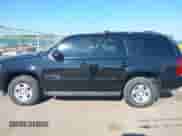 2009 Chevrolet Tahoe 2LT with VIN 1GNFK23079R260424, listed as a IAAI auction lot 43026277 with 253,109 mi miles and . Bid and sale history available at DreamBid. Image 14.