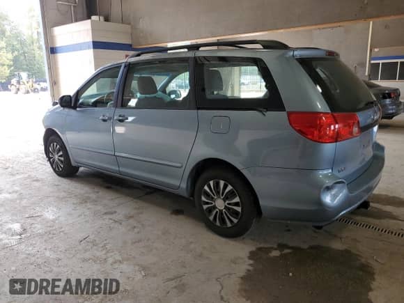 2010 Toyota Sienna CE z VIN 5TDKK4CC0AS341428, wystawiony jako Copart lot #84025485 z przebiegiem Nie podano mil oraz Szkoda całkowita • Salvage title. Historia ofert i sprzedaży dostępna na DreamBid. Obrazek 2.