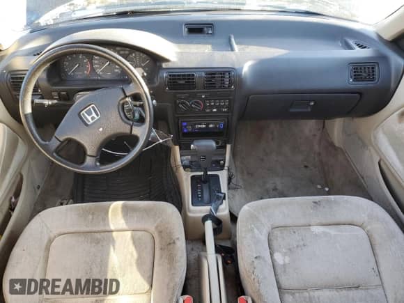 1991 Honda Accord LX z VIN JHMCB7653MC070985, wystawiony jako Copart lot #72045464 z przebiegiem 111 911 mil mil oraz Szkoda całkowita • Salvage title. Historia ofert i sprzedaży dostępna na DreamBid. Obrazek 8.