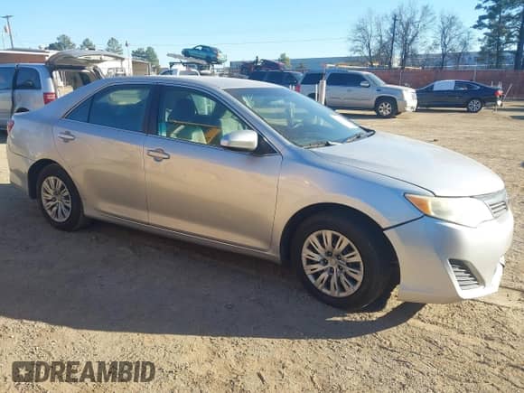2014 Toyota Camry L with VIN 4T4BF1FK2ER440325, listed as a IAAI auction lot 41423301 with 271,563 mi miles and . Bid and sale history available at DreamBid. Image 1.