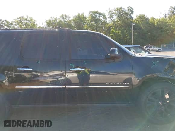 2011 Chevrolet Suburban LTZ с VIN 1GNSKKE32BR207075, выставлен на аукционе IAAI как лот 43072861 с пробегом 53 208 миль миль и . История ставок и продаж доступна на DreamBid. Изображение 13.