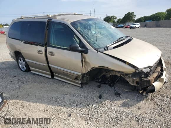 2000 Dodge Caravan ES with VIN 1B4GP74L9YB591675, listed as a Copart auction lot 65271045 with 148,231 mi miles and Salvage title. Bid and sale history available at DreamBid. Image 4.