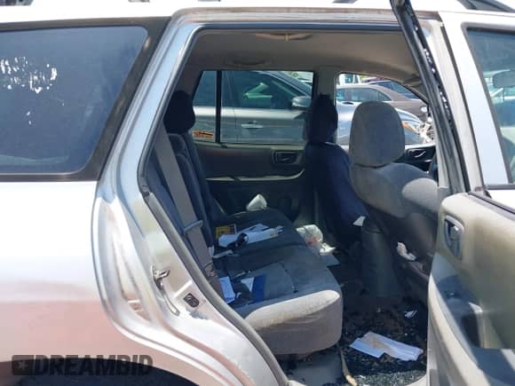 2001 Hyundai Santa Fe GLS с VIN KM8SC83D31U060079, выставлен на аукционе IAAI как лот 42661102 с пробегом 254 638 миль миль и . История ставок и продаж доступна на DreamBid. Изображение 8.