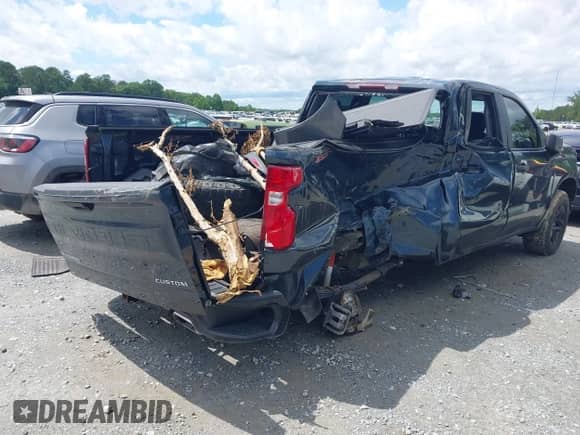2019 Chevrolet Silverado 1500 Custom Trail Boss with VIN 1GCRYCEF8KZ199487, listed as a IAAI auction lot 42384087 with 33,220 mi miles and . Bid and sale history available at DreamBid. Image 4.