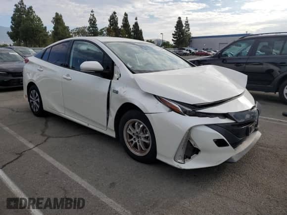 2020 Toyota Prius LE с VIN JTDKARFP9L3156037, выставлен на аукционе Copart как лот 81421535 с пробегом 82 209 миль миль и Списание • Salvage title. История ставок и продаж доступна на DreamBid. Изображение 4.