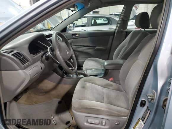 2005 Toyota Camry LE с VIN 4T1BE32K85U983113, выставлен на аукционе Copart как лот 72071865 с пробегом 212 359 миль миль и Списание • Salvage title. История ставок и продаж доступна на DreamBid. Изображение 7.
