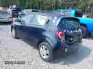 2015 Chevrolet Sonic LT с VIN 1G1JC6SG2F4220307, выставлен на аукционе IAAI как лот 42565757 с пробегом 61 778 миль миль и . История ставок и продаж доступна на DreamBid. Изображение 3.