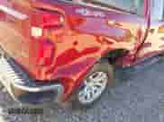 2021 Chevrolet Silverado 1500 LT z VIN 1GCUYDED3MZ395046, wystawiony jako IAAI lot #43329973 z przebiegiem 45 512 mil mil oraz . Historia ofert i sprzedaży dostępna na DreamBid. Obrazek 6.