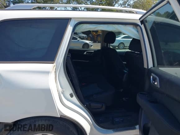 2017 Nissan Pathfinder S with VIN 5N1DR2MN2HC611243, listed as a IAAI auction lot 43197733 with 88,874 mi miles and . Bid and sale history available at DreamBid. Image 8.