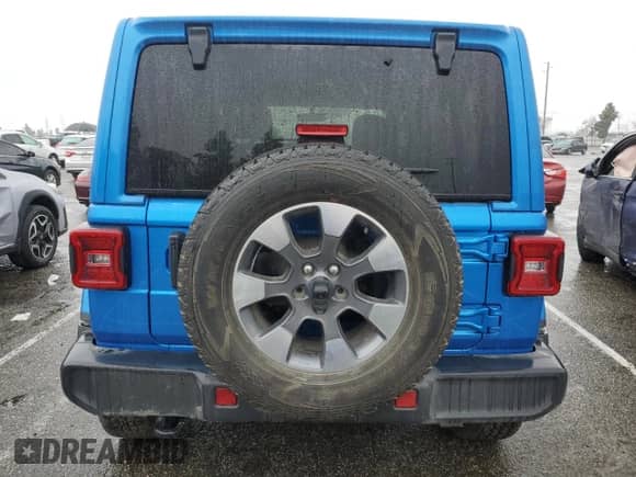 2021 Jeep Wrangler Unlimited Sahara Altitude z VIN 1C4HJXEG7MW728612, wystawiony jako Copart lot #45001535 z przebiegiem 24 027 mil mil oraz Szkoda całkowita • Salvage title. Historia ofert i sprzedaży dostępna na DreamBid. Obrazek 6.