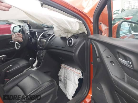 2015 Chevrolet Trax LTZ z VIN KL7CJTSB4FB197257, wystawiony jako IAAI lot #43051496 z przebiegiem Nie podano mil oraz . Historia ofert i sprzedaży dostępna na DreamBid. Obrazek 5.