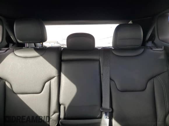 2025 Jeep Compass Limited z VIN 3C4NJDCN2ST579547, wystawiony jako Copart lot #84891705 z przebiegiem 4 703 mil mil oraz Szkoda całkowita • Salvage title. Historia ofert i sprzedaży dostępna na DreamBid. Obrazek 10.