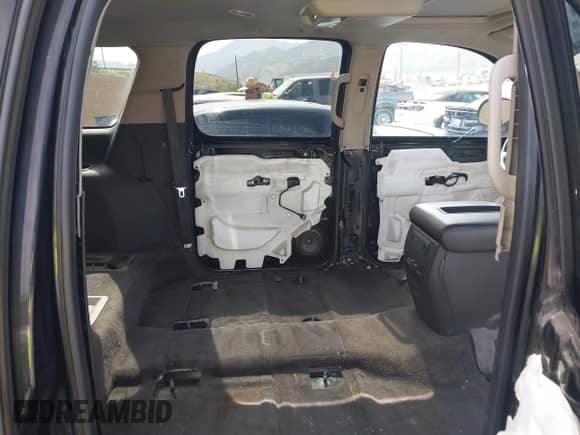 2007 Chevrolet Suburban LT с VIN 3GNFK16387G273972, выставлен на аукционе IAAI как лот 42355741 с пробегом Не указан миль и . История ставок и продаж доступна на DreamBid. Изображение 8.