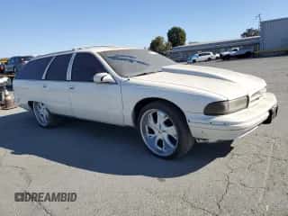 1994 Chevrolet Caprice with VIN 1G1BL82P4RR123410, listed as a Copart auction lot 81672955 with 222,769 mi miles and Clean title. Bid and sale history available at DreamBid. Image 4.