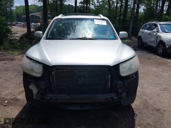 2012 Hyundai Santa Fe Limited with VIN 5XYZK4AG8CG107932, listed as a IAAI auction lot 42445878 with 185,237 mi miles and . Bid and sale history available at DreamBid. Image 12.