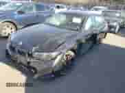 2023 BMW 3 Series M340i xDrive z VIN 3MW49FF08P8D12629, wystawiony jako IAAI lot #41274741 z przebiegiem Nie podano mil oraz . Historia ofert i sprzedaży dostępna na DreamBid. Obrazek 17.