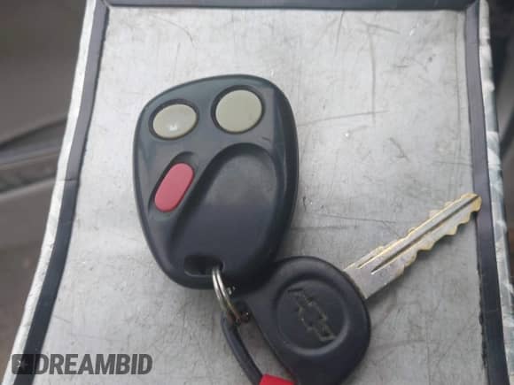 2004 Chevrolet TrailBlazer LT z VIN 1GNDS13S342106362, wystawiony jako IAAI lot #43530651 z przebiegiem 299 317 mil mil oraz . Historia ofert i sprzedaży dostępna na DreamBid. Obrazek 11.