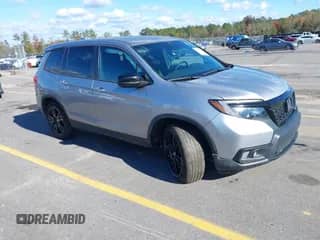 2021 Honda Passport Sport z VIN 5FNYF7H23MB006964, wystawiony jako IAAI lot #40898325 z przebiegiem 70 072 mil mil oraz . Historia ofert i sprzedaży dostępna na DreamBid. Obrazek 1.