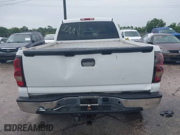 2006 Chevrolet Silverado 1500HD LT1 с VIN 1GCGK13U46F135775, выставлен на аукционе IAAI как лот 42184927 с пробегом 293 748 миль миль и . История ставок и продаж доступна на DreamBid. Изображение 16.