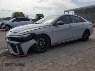 2025 Hyundai Elantra с VIN KMHLW4DK8SU027615, выставлен на аукционе Copart как лот 69361195 с пробегом 3 045 миль миль и Списание • Salvage title. История ставок и продаж доступна на DreamBid. Изображение 1.