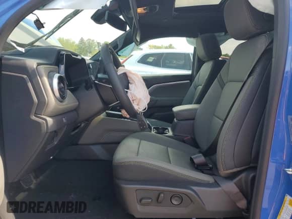 2025 Chevrolet Colorado 4WD ZR2 с VIN 1GCPTFEK0S1132997, выставлен на аукционе Copart как лот 55577765 с пробегом 1 676 миль миль и Списание • Salvage title. История ставок и продаж доступна на DreamBid. Изображение 7.