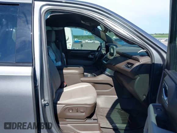 2021 Chevrolet Tahoe Z71 with VIN 1GNSKPKDXMR454793, listed as a IAAI auction lot 42688179 with 45,454 mi miles and . Bid and sale history available at DreamBid. Image 5.