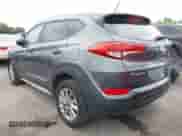 2017 Hyundai Tucson SE z VIN KM8J3CA45HU428712, wystawiony jako IAAI lot #42993320 z przebiegiem 48 923 mil mil oraz . Historia ofert i sprzedaży dostępna na DreamBid. Obrazek 3.
