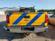 2017 Chevrolet Silverado 2500HD Work Truck z VIN 1GC1CUEG0HF179576, wystawiony jako Copart lot #67598644 z przebiegiem 185 628 mil mil oraz Czysty tytuł • Clean title. Historia ofert i sprzedaży dostępna na DreamBid. Obrazek 6.