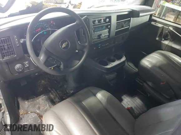 2024 Chevrolet City Express Cargo z VIN 1GAZGLFP7R1181106, wystawiony jako Copart lot #47254095 z przebiegiem 5 274 mil mil oraz Szkoda całkowita • Salvage title. Historia ofert i sprzedaży dostępna na DreamBid. Obrazek 8.