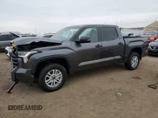 2025 Toyota Tundra SR with VIN 5TFLA5DB1SX260386, listed as a Copart auction lot 71784705 with 7,984 mi miles and Salvage title. Bid and sale history available at DreamBid. Image 1.