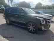 2015 Cadillac Escalade Luxury z VIN 1GYS3MKJ2FR527095, wystawiony jako Copart lot #84441465 z przebiegiem 149 594 mil mil oraz Czysty tytuł • Clean title. Historia ofert i sprzedaży dostępna na DreamBid. Obrazek 4.