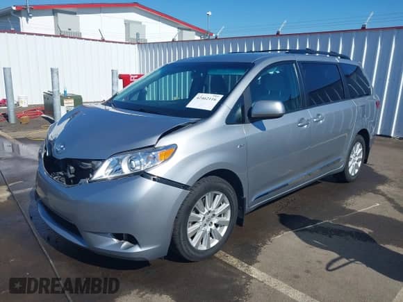 2017 Toyota Sienna LE z VIN 5TDJZ3DC8HS186962, wystawiony jako IAAI lot #42462116 z przebiegiem 109 382 mil mil oraz . Historia ofert i sprzedaży dostępna na DreamBid. Obrazek 2.