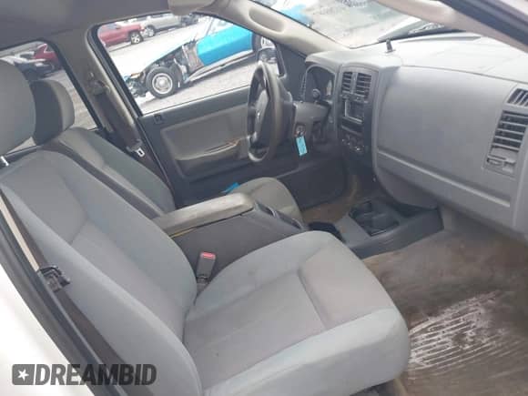 2005 Dodge Dakota ST с VIN 1D7HW28N45S195017, выставлен на аукционе IAAI как лот 41203397 с пробегом 223 015 миль миль и . История ставок и продаж доступна на DreamBid. Изображение 5.