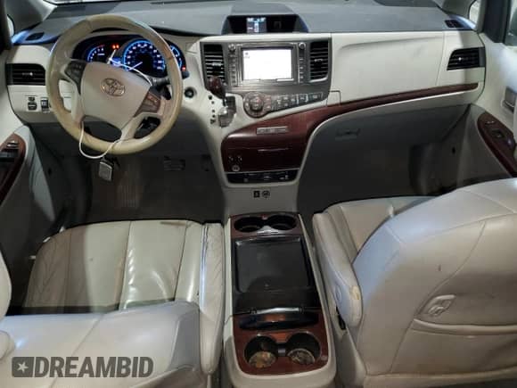 2011 Toyota Sienna XLE with VIN 5TDDK3DC2BS013933, listed as a Copart auction lot 86984825 with 194,951 mi miles and Clean title. Bid and sale history available at DreamBid. Image 8.