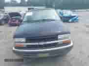 1999 Chevrolet Blazer LT z VIN 1GNCS13W1X2169673, wystawiony jako IAAI lot #42778174 z przebiegiem 127 038 mil mil oraz . Historia ofert i sprzedaży dostępna na DreamBid. Obrazek 12.