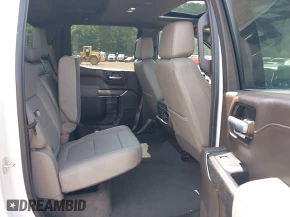 2021 Chevrolet Silverado 1500 LTZ z VIN 1GCUYGED4MZ315111, wystawiony jako IAAI lot #42439111 z przebiegiem 137 650 mil mil oraz . Historia ofert i sprzedaży dostępna na DreamBid. Obrazek 8.