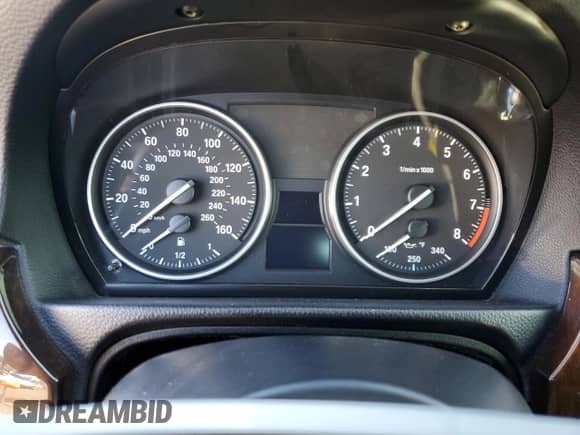 2011 BMW 3 Series 328i с VIN WBAKE5C51BE755269, выставлен на аукционе Copart как лот 82304145 с пробегом Не указан миль и Списание • Salvage title. История ставок и продаж доступна на DreamBid. Изображение 9.