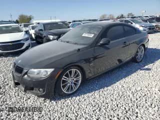 2011 BMW 3 Series 335i xDrive z VIN WBAKF9C59BE619086, wystawiony jako Copart lot #69799094 z przebiegiem 198 655 mil mil oraz Szkoda całkowita • Salvage title. Historia ofert i sprzedaży dostępna na DreamBid. Obrazek 1.