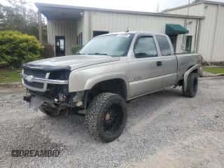 2003 Chevrolet Silverado 2500HD LT с VIN 1GCHK29173E252761, выставлен на аукционе Copart как лот 66938955 с пробегом 265 627 миль миль и Списание • Salvage title. История ставок и продаж доступна на DreamBid. Изображение 1.