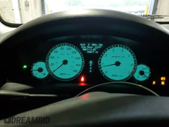 2006 Chrysler 300 C SRT-8 z VIN 2C3LA73W26H242915, wystawiony jako Copart lot #56929214 z przebiegiem 190 677 mil mil oraz Czysty tytuł • Clean title. Historia ofert i sprzedaży dostępna na DreamBid. Obrazek 9.