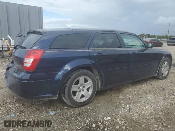 2005 Dodge Magnum SE with VIN 2D4FV48V45H555512, listed as a Copart auction lot 72642264 with 88,271 mi miles and Salvage title. Bid and sale history available at DreamBid. Image 3.