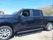 2020 Chevrolet Silverado 1500 Custom z VIN 3GCUYBEF2LG450848, wystawiony jako IAAI lot #42075964 z przebiegiem 55 560 mil mil oraz . Historia ofert i sprzedaży dostępna na DreamBid. Obrazek 14.