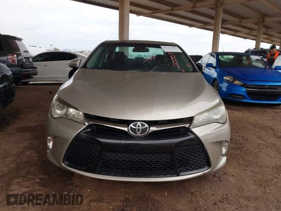 2016 Toyota Camry SE with VIN 4T1BF1FKXGU200095, listed as a IAAI auction lot 43433683 with 176,989 mi miles and . Bid and sale history available at DreamBid. Image 6.