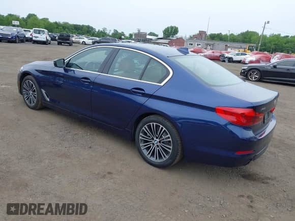 2019 BMW 5 Series 530i xDrive with VIN WBAJA7C57KWW20522, listed as a IAAI auction lot 42351987 with 61,474 mi miles and . Bid and sale history available at DreamBid. Image 3.