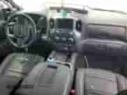 2021 GMC Sierra 1500 Denali z VIN 3GTU9FEL0MG316304, wystawiony jako Copart lot #64649505 z przebiegiem 35 167 mil mil oraz Szkoda całkowita • Salvage title. Historia ofert i sprzedaży dostępna na DreamBid. Obrazek 8.